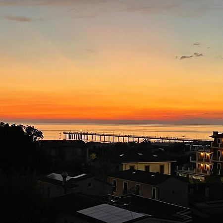 Hotel Villa Barsanti Pietrasanta Kültér fotó