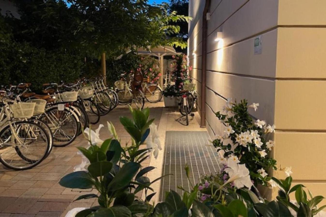 Hotel Villa Barsanti Pietrasanta Kültér fotó